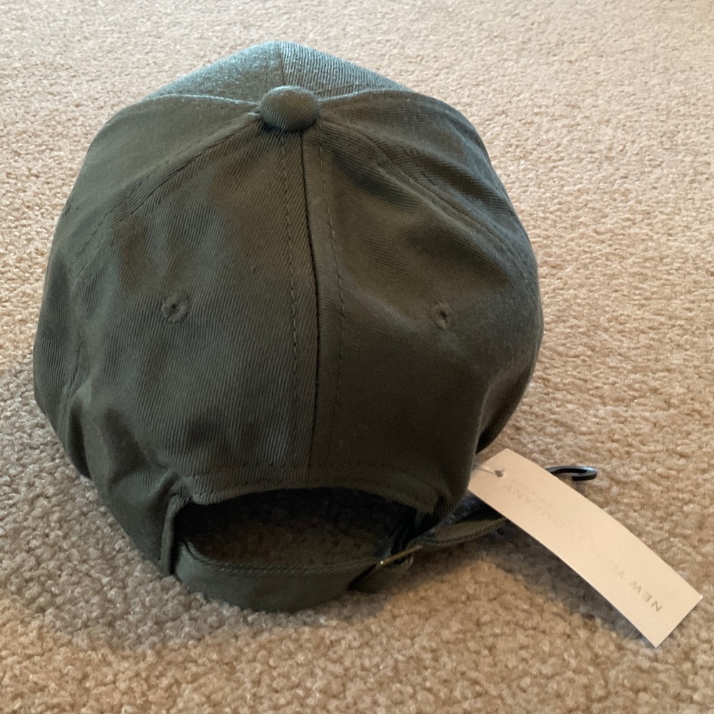 Queen Baseball Cap, New Condition - image 3